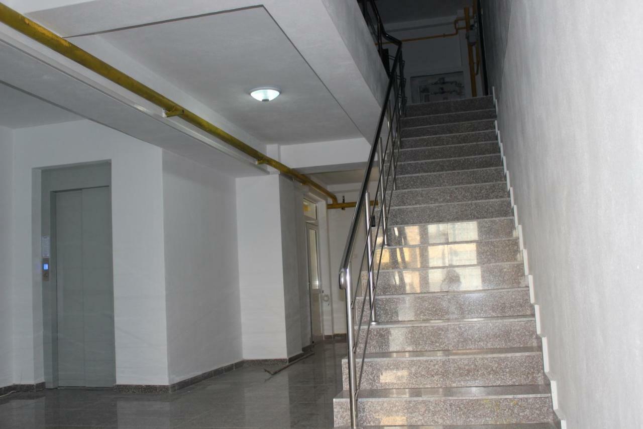 Still Apartament Craiova Exterior foto